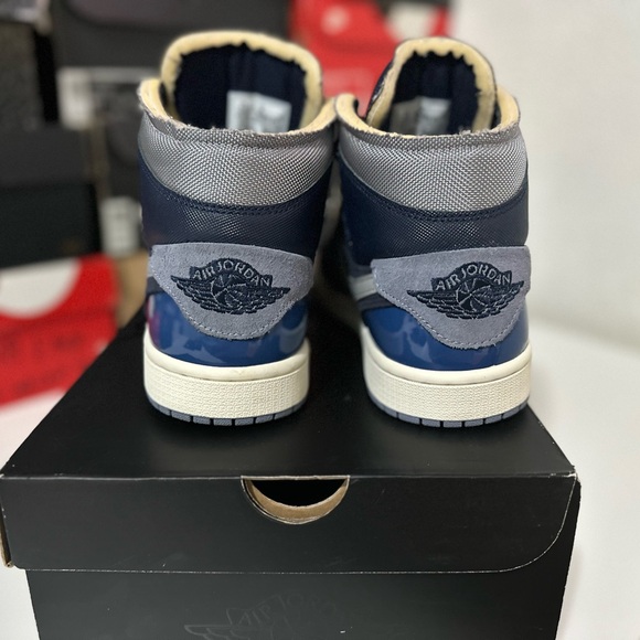 Jordan 1 Mid SE Craft
Obsidian French Blue Ashen Slate White - Picture 4 of 9